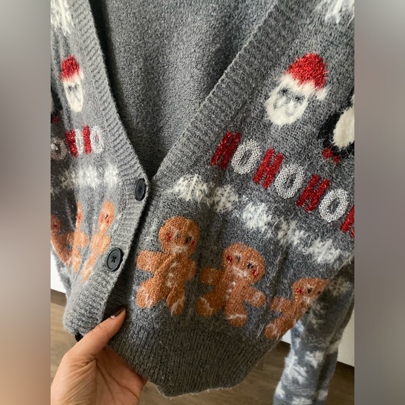 Cropped Christmas Sweater - Picture 3 of 5